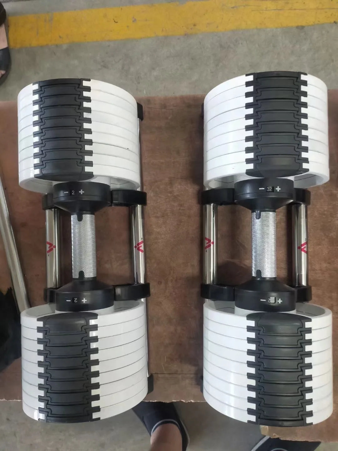 2024 New Arrivals Premium Quality 32kg 36kg 80lb 90lb 100lb 2kg Increments Adjustable Dumbbell with Bracket