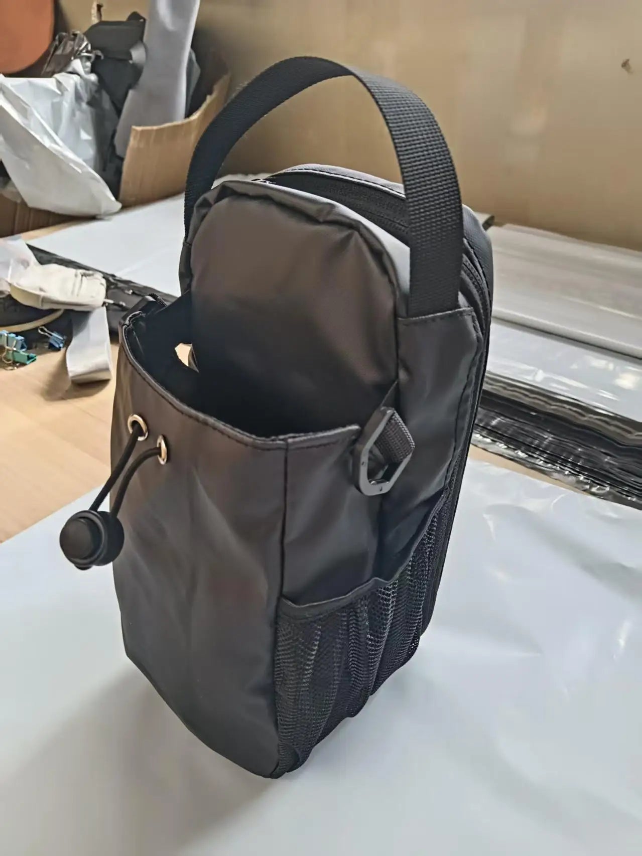 Magnetic Water Bottle Bag Large Capacity Specific Water Cup Holder with Strong Magnet Portable Bag for Outdoor Sports Gym Camp