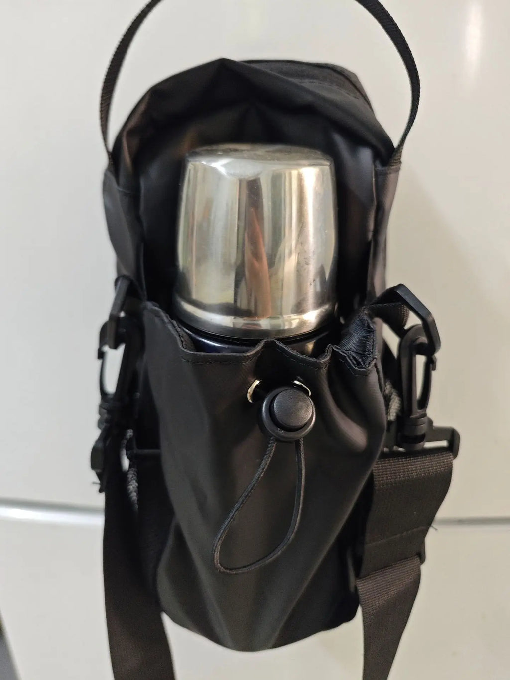 Magnetic Water Bottle Bag Large Capacity Specific Water Cup Holder with Strong Magnet Portable Bag for Outdoor Sports Gym Camp