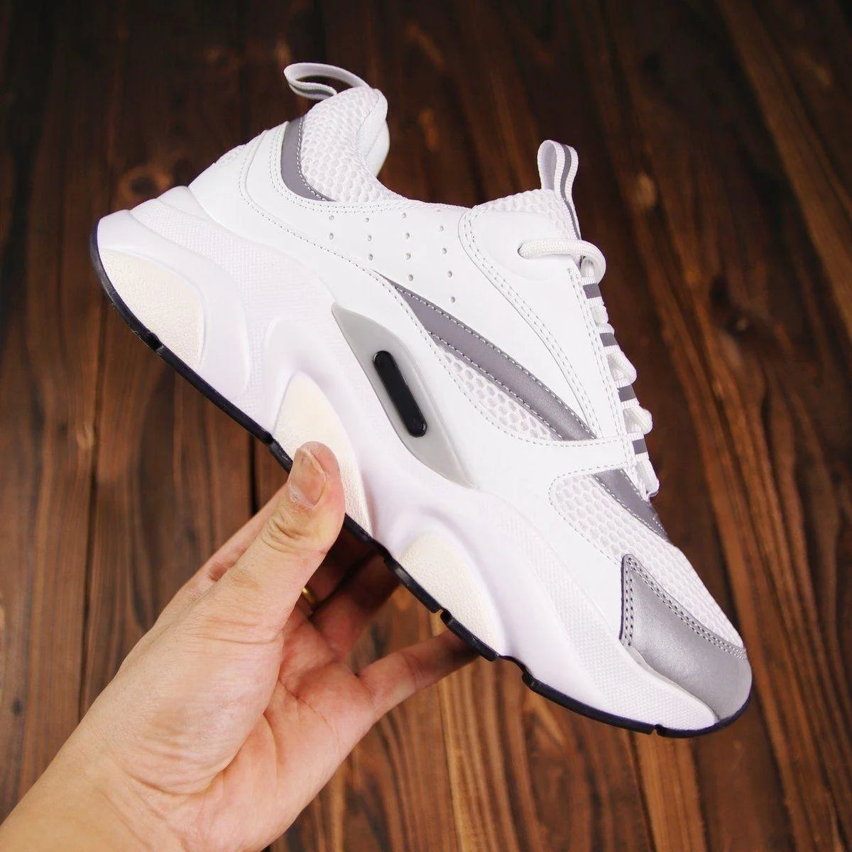 2025 New Low-Top B22 Sports Shoes with Lightweight Breathable Mesh Outdoor Casual Men's And Women's Anti-Slip Shock-Absorbent