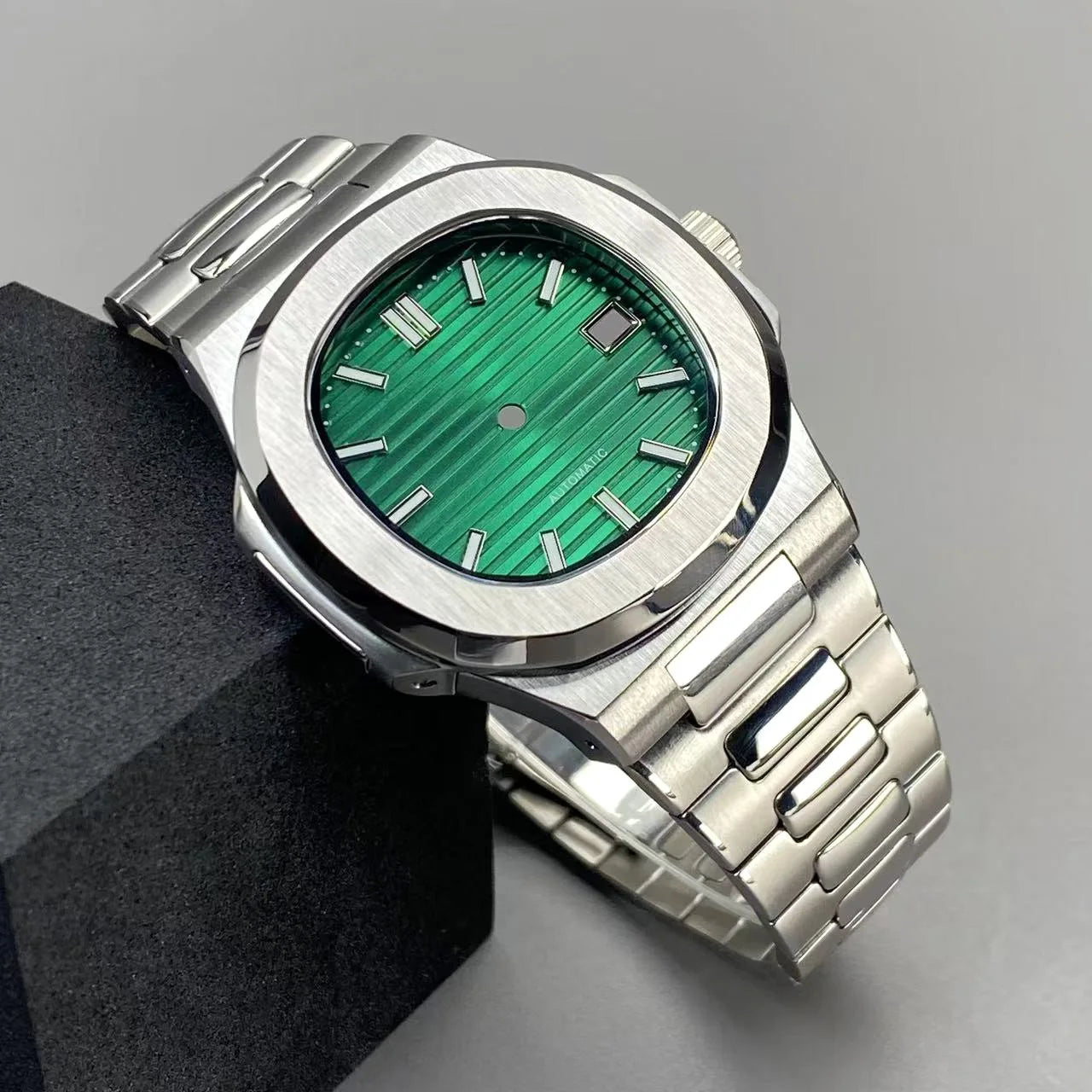 40mm NH35 Square Watch Case with Green Luminous Single Date Dial for Nautilus Style Watches Fit NH35 NH36 NH38 Movements