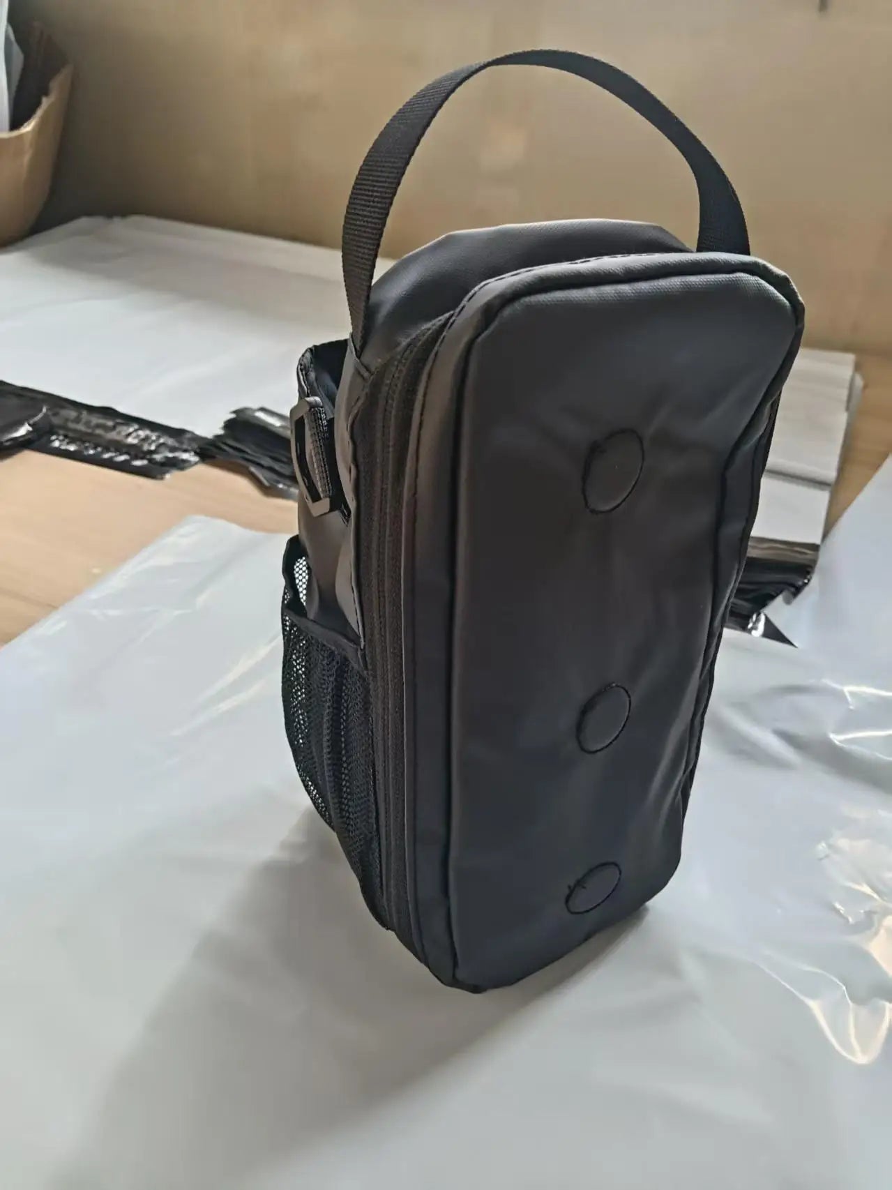 Magnetic Water Bottle Bag Large Capacity Specific Water Cup Holder with Strong Magnet Portable Bag for Outdoor Sports Gym Camp