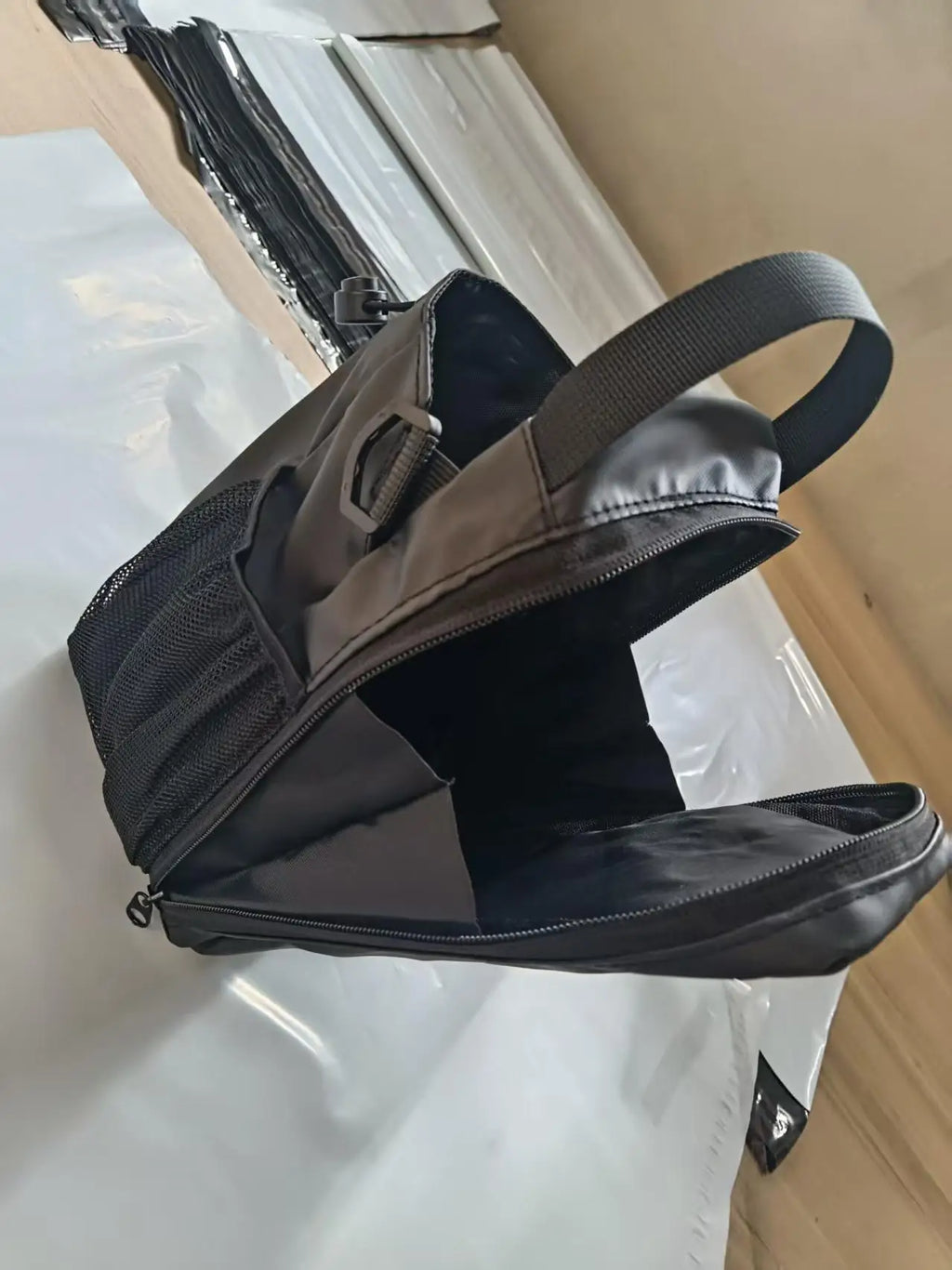 Magnetic Water Bottle Bag Large Capacity Specific Water Cup Holder with Strong Magnet Portable Bag for Outdoor Sports Gym Camp