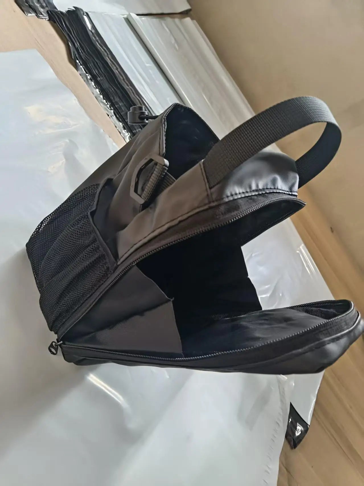 Magnetic Water Bottle Bag Large Capacity Specific Water Cup Holder with Strong Magnet Portable Bag for Outdoor Sports Gym Camp