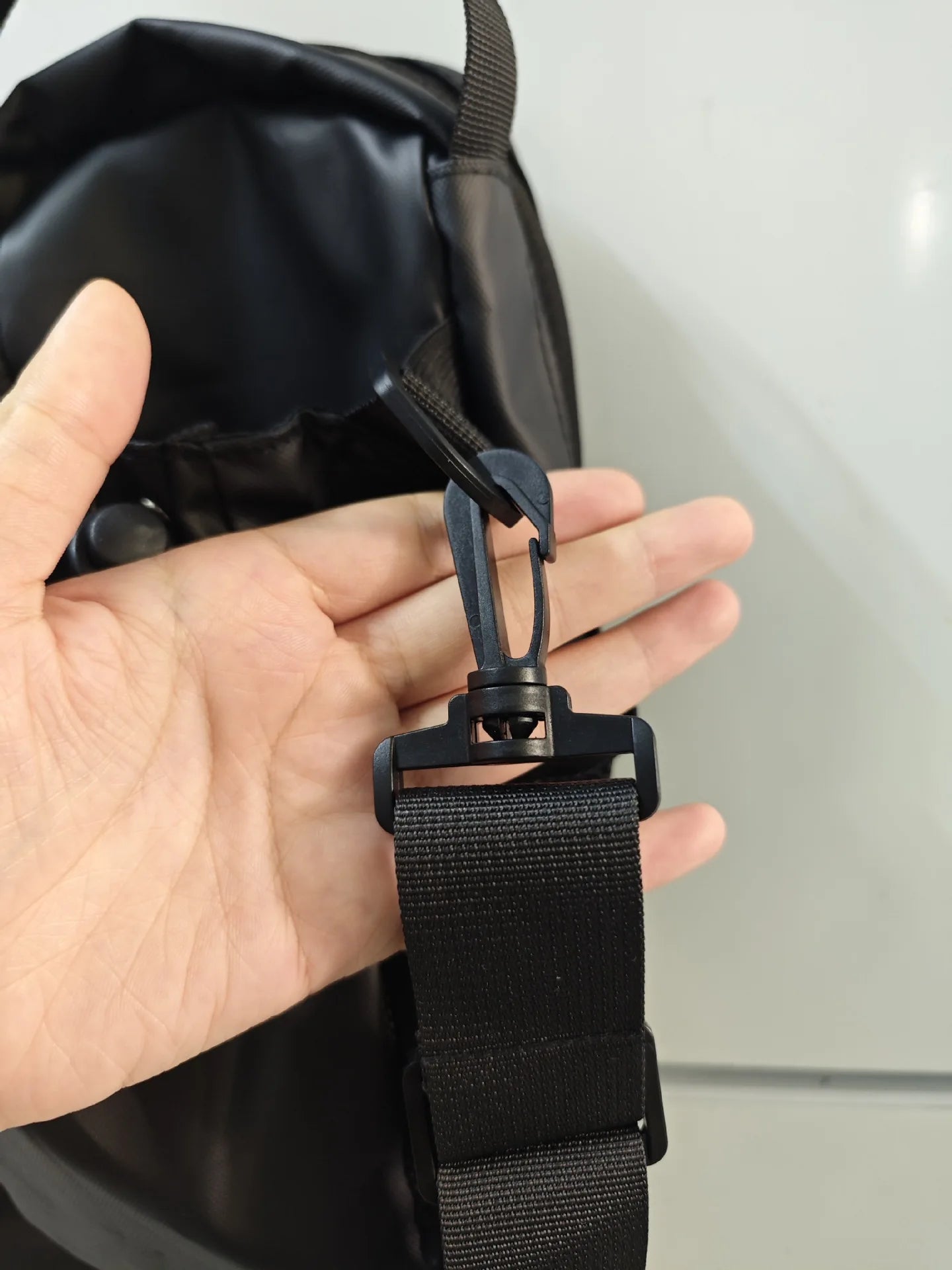 Magnetic Water Bottle Bag Large Capacity Specific Water Cup Holder with Strong Magnet Portable Bag for Outdoor Sports Gym Camp